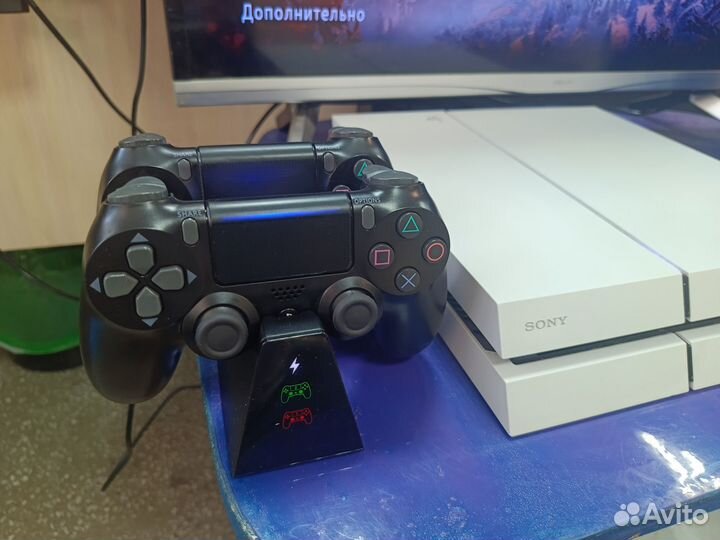 Sony playstation 4 1TB 2 геймпада