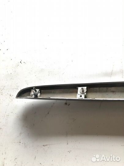 Накладка двери багажника Nissan Bluebird Sylphy