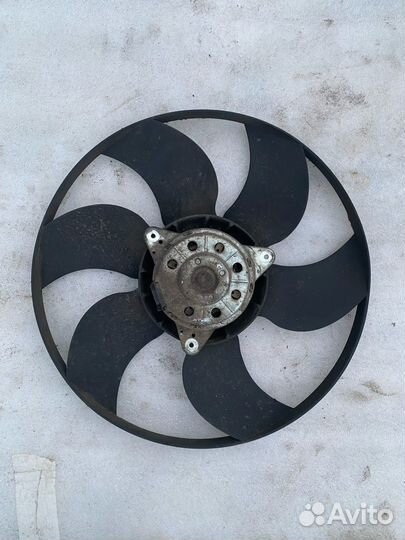 Вентилятор охлаждения Renault Duster 2.0 F4RB403