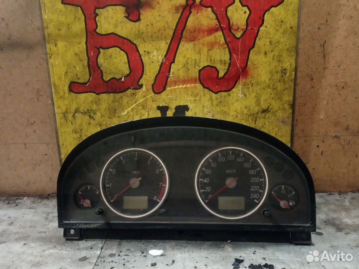 2K0920843CXZ01 Панель приборов VW caddy III 04-15