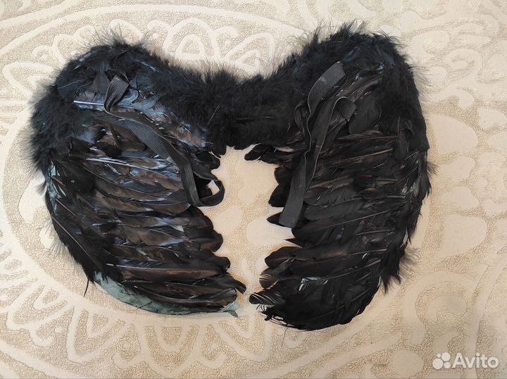 Крылья ангела черные