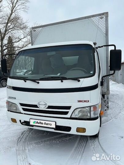 Hino 300 (Dutro), 2011