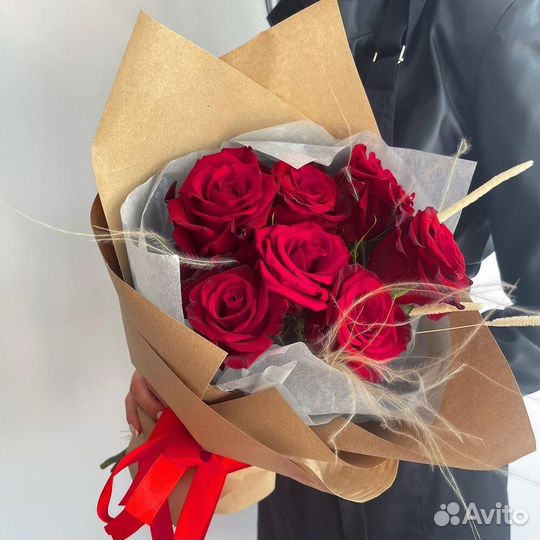 Розы в дизайнерском крафте