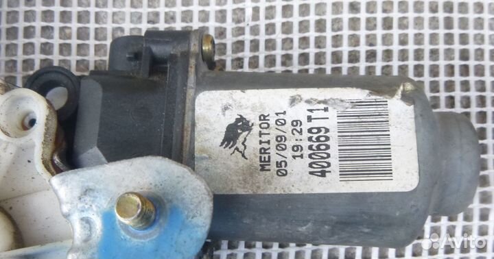 Рено Лагуна 2 стеклоподъемник задний