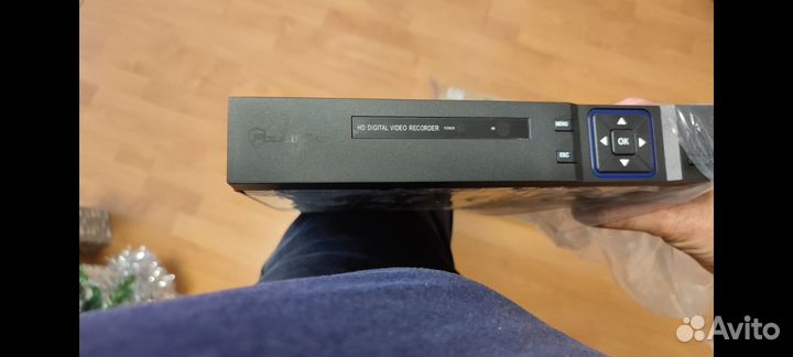 Комплект видеонаблюдения (10камер+регистратор)