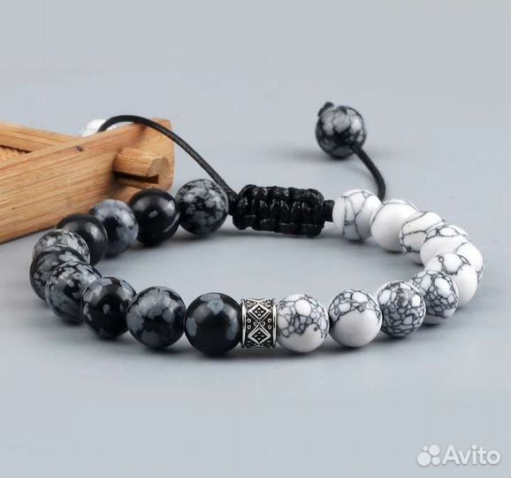 Браслет из камней