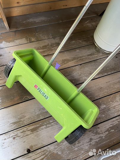 Разбрасываль семян удобрений для газона сеялка