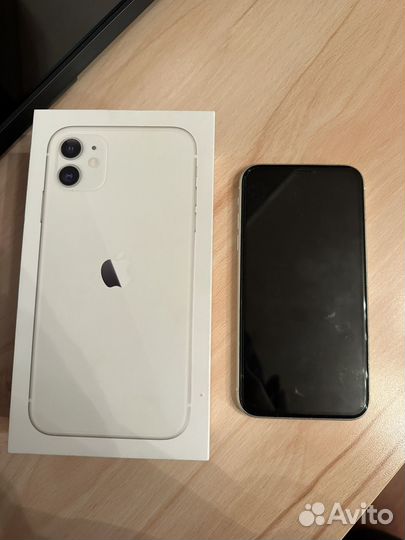 iPhone 11, 64 ГБ