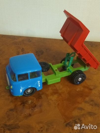 Машинка - самосвал, инерционная ГДР 70-80 годы