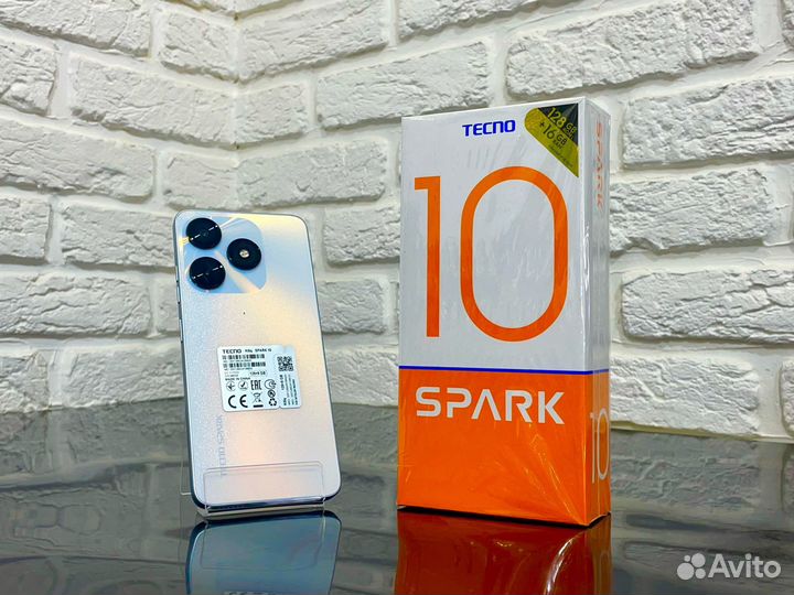 Смартфон Tecno Spark 10 4/128Gb 2 nano SIM белый