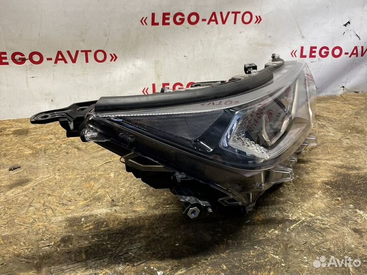 Toyota Rav4 50 2020 фара правая