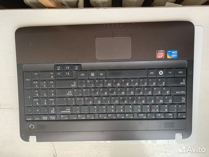 Крышка или нижняя часть Samsung r540 в сборе