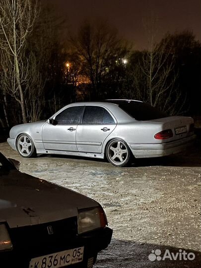 Бампер mercedes 210