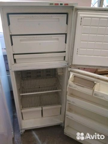 Холодильник двухкамерный Бирюса