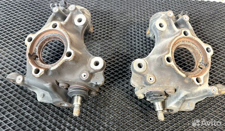 Поворотный кулак передний BMW X1 E84