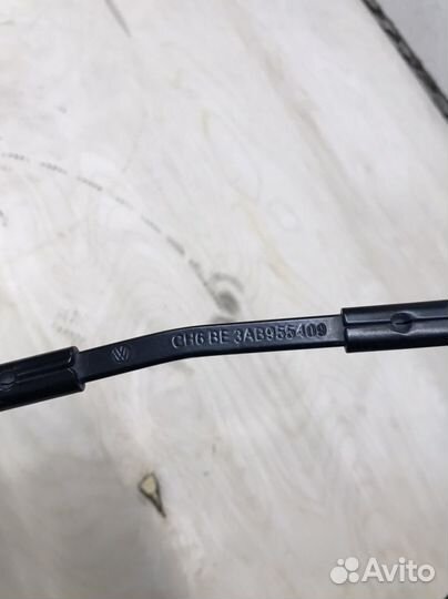 Поводок стеклоочистителя Passat B7