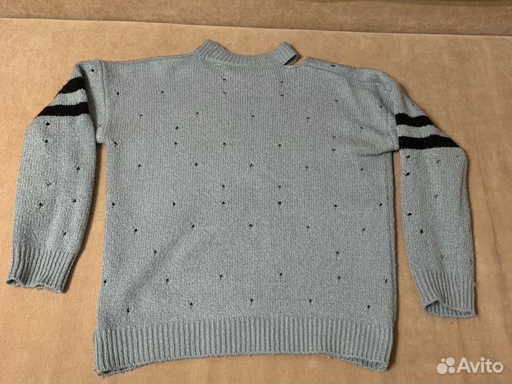 Свитер