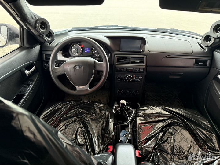 Сиденья на priora 2