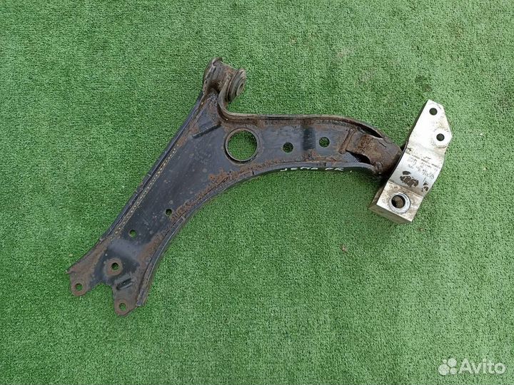 Рычаг передний правый Volkswagen Jetta седан 1.6