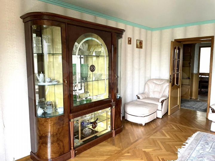 3-к. квартира, 124 м², 8/10 эт.