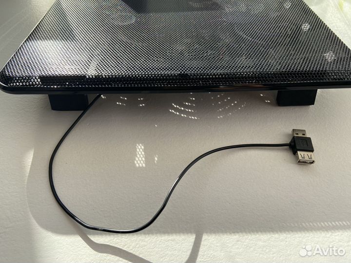 Подставка с охлаждением для ноутбука