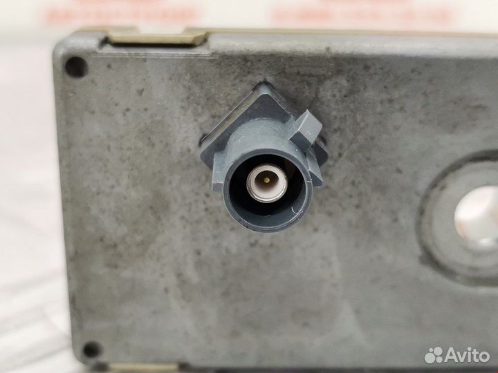 Усилитель антенны для Audi Q7 4L 4L0035225J