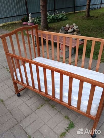 Детская кроватка
