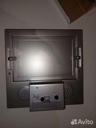 Часы новые с барометром и термометром