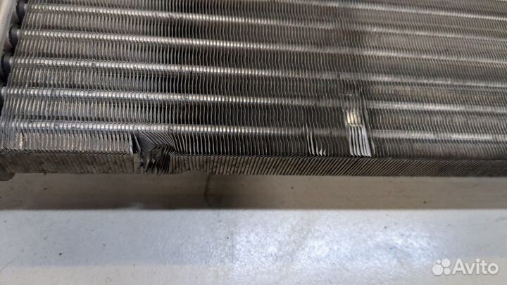 Радиатор охлаждения двигателя Volkswagen Polo