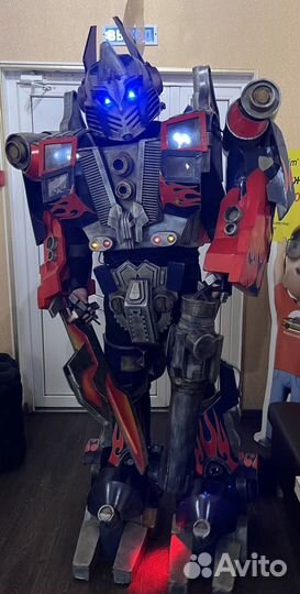 Робот-трансформер Оптимус Прайм