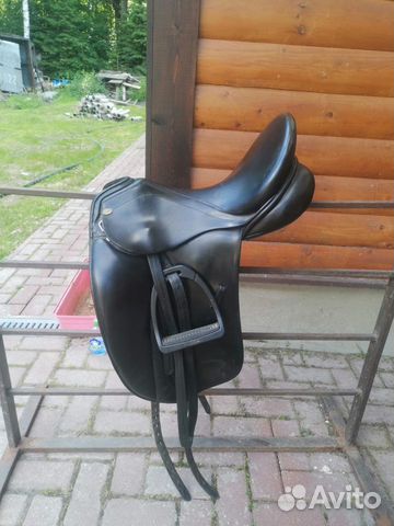 Выездковое седло