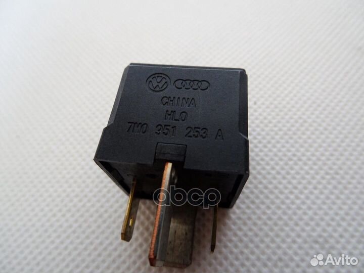 Реле коммутационное фелокт 004025131 7M0951253A