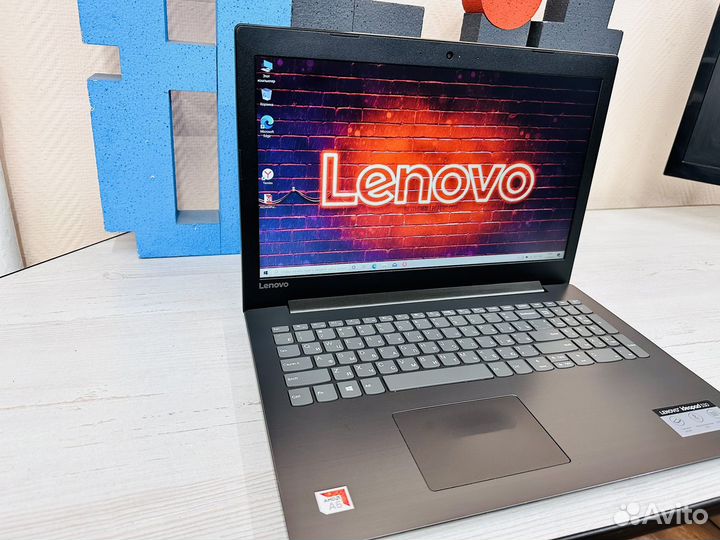 Мощный Ноутбук свежак