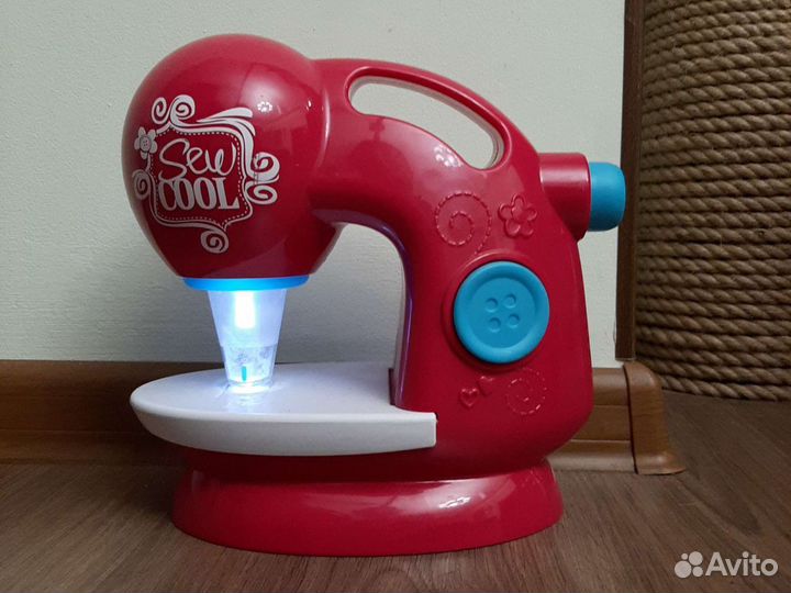 Детская швейная машинка