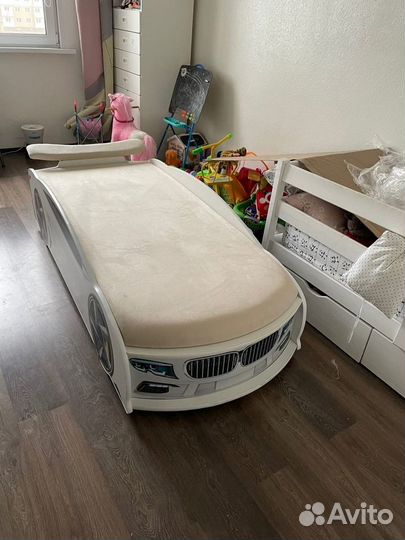 Детская кровать машина