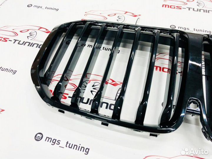 Решетка BMW Х7 G07 M-Perfomance с триколором