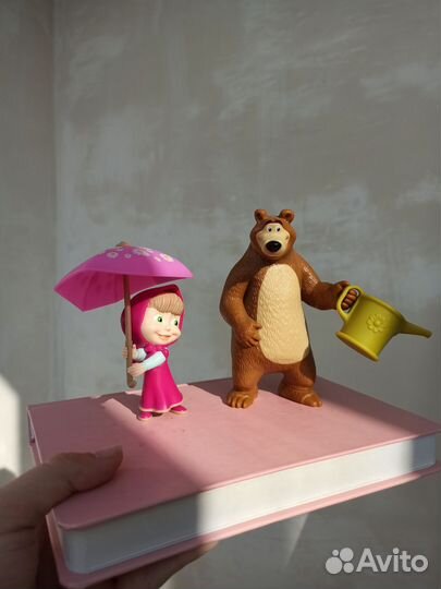 Игрушка маша и медведь из большого киндера