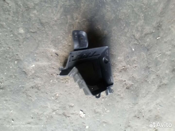 Рено Ниссан Лада - корпус блока предохранителей