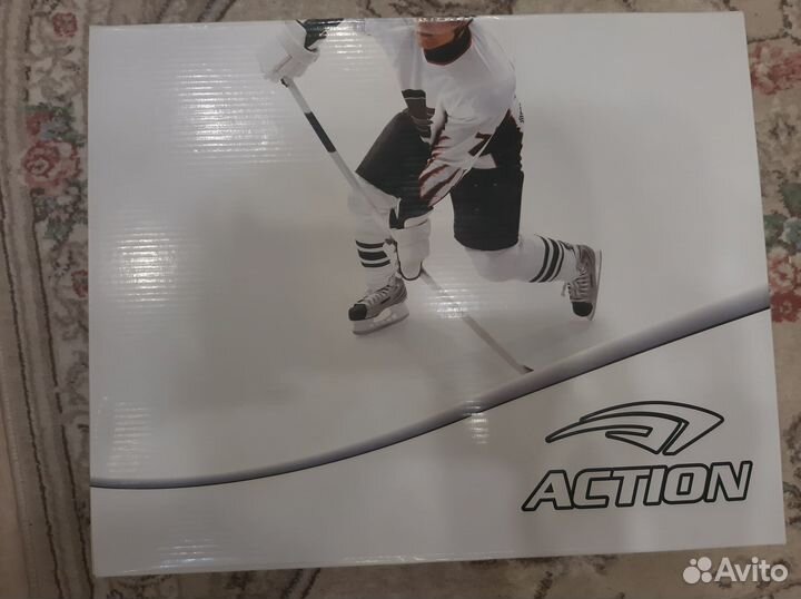 Коньки хоккейные