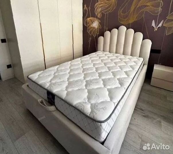 Кровать односпальная мягкая