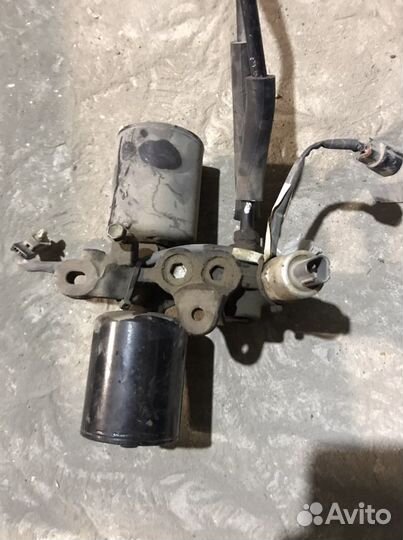 Цилиндр управления гидроподвеской Тойота LC200