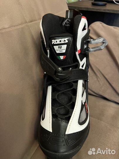Роликовые коньки новые Roces Yves