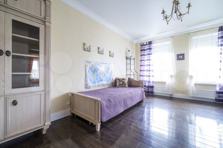 Коттедж 339 м² на участке 6 сот.