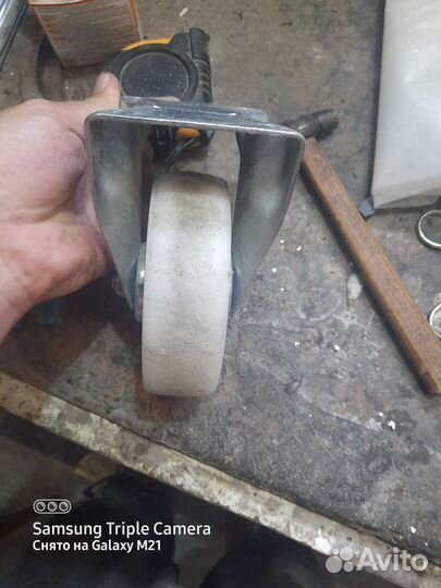 Колеса для промышленных тележек