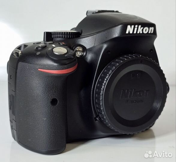 Nikon D5200 Kit AF-S 18-55mm f/3.5-5.6G VR II