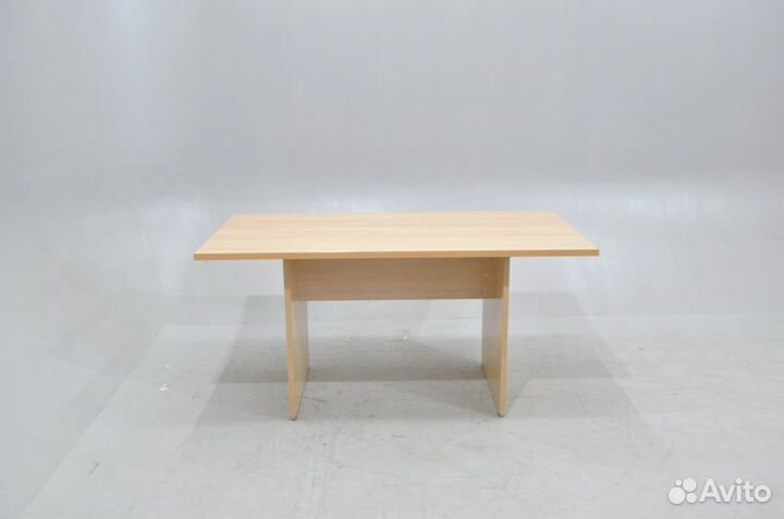 Стол для переговоров