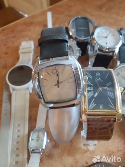 Часы модные