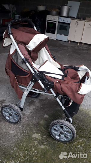 Прогулочная коляска