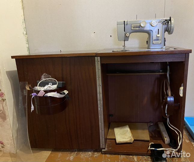 Швейная машина Чайка 3