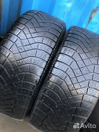 Pirelli Ice Zero 215/60 R16 99H